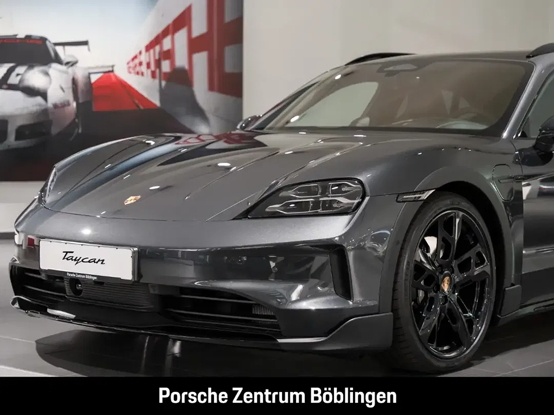 Porsche Taycan - Thumbnail 9