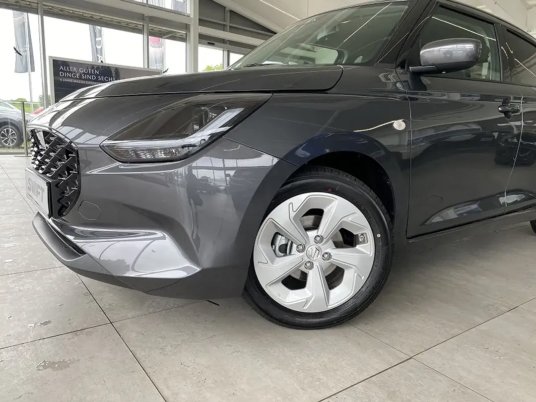 Suzuki Swift - Thumbnail 4