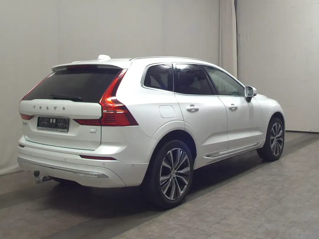 Volvo XC60 - Thumbnail 3