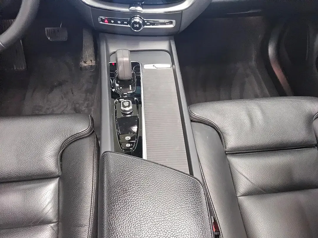 Volvo XC60 - Thumbnail 5
