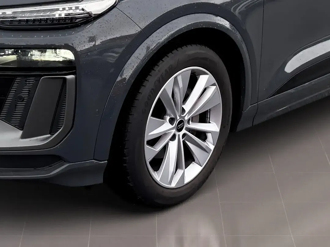Audi Q6 e-tron - Thumbnail 6