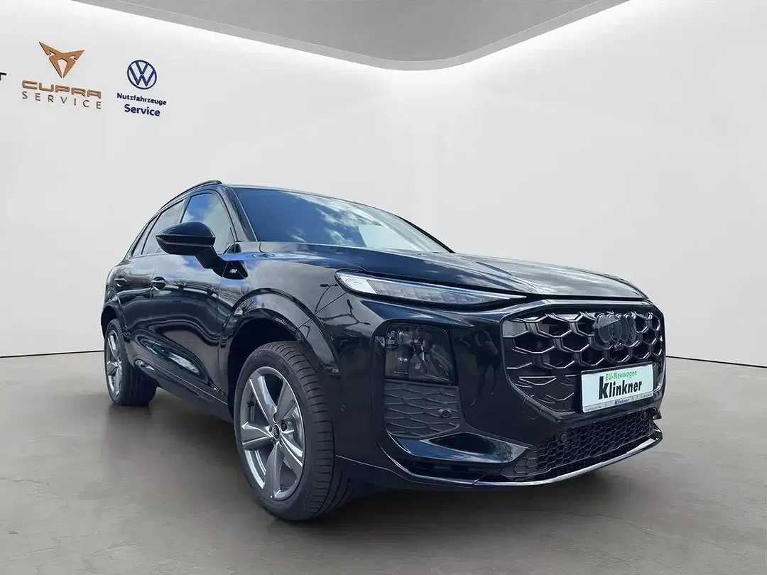 Audi Q3 - Thumbnail 3