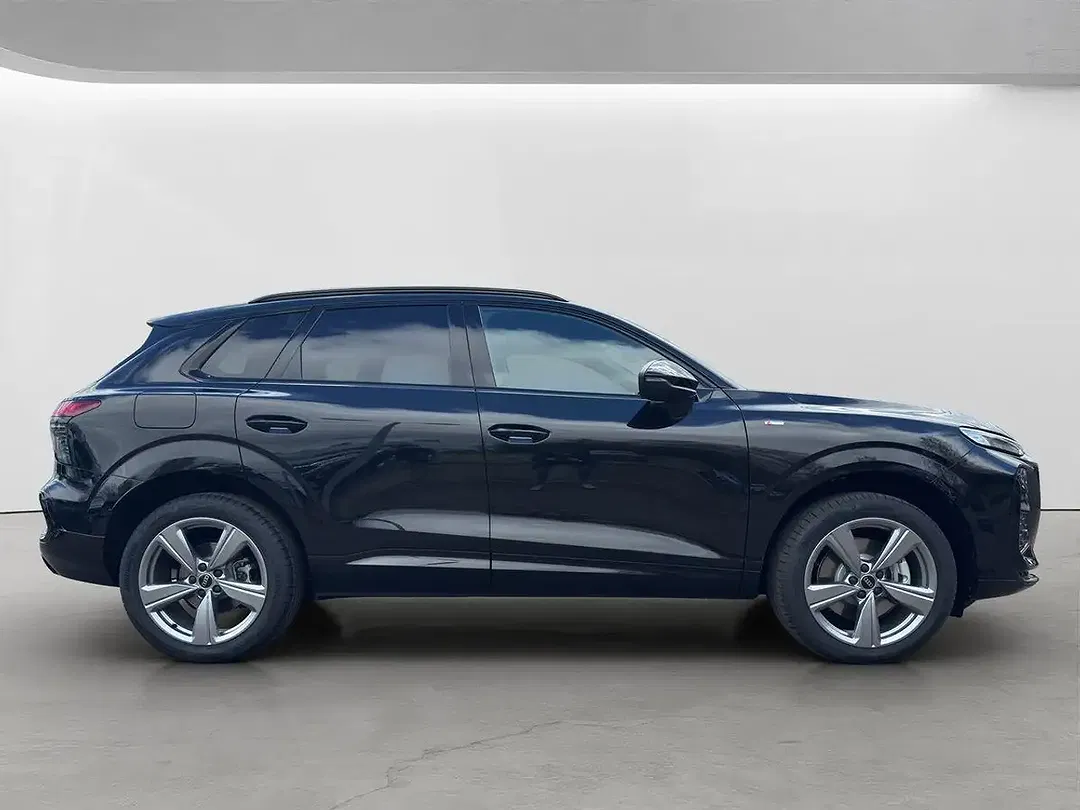 Audi Q3 - Thumbnail 4