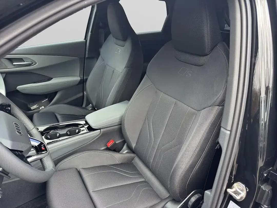 Audi Q3 - Thumbnail 9