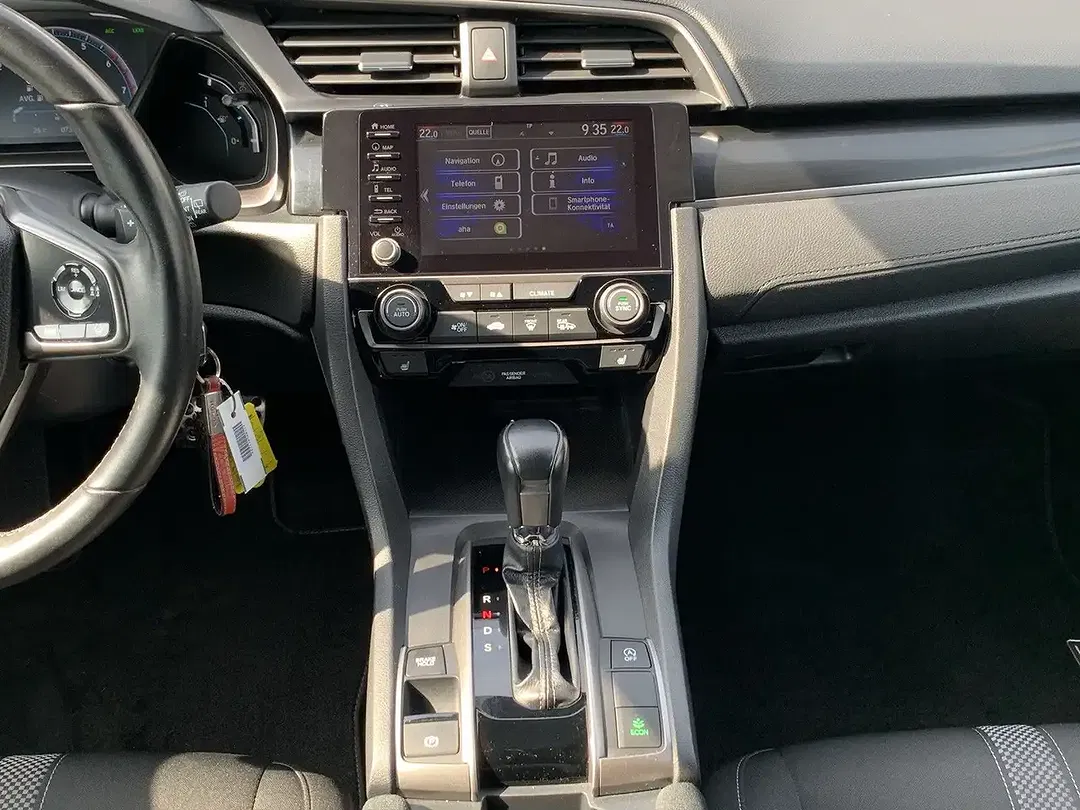 Honda Civic - Thumbnail 12
