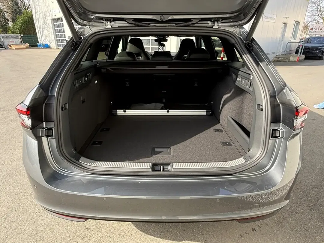 Skoda Superb - Thumbnail 4