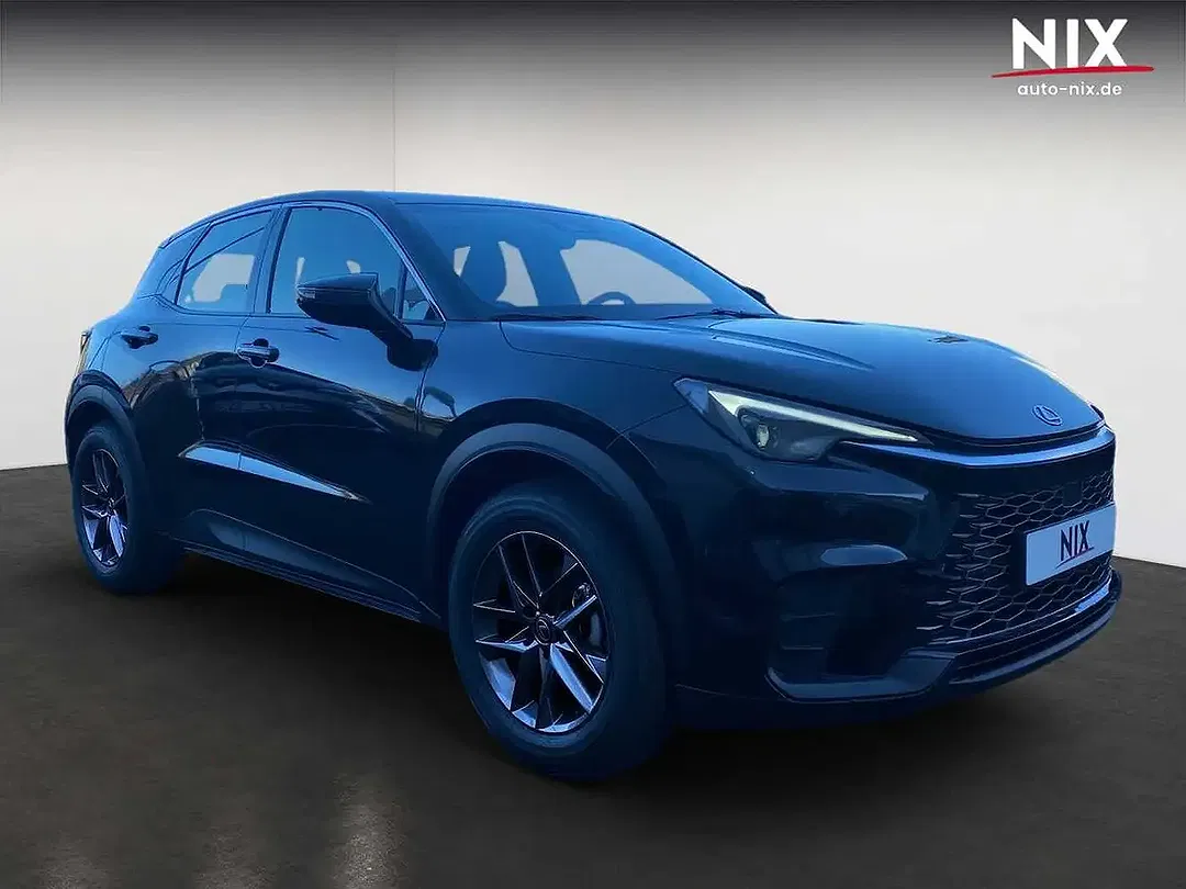 Lexus LBX - Thumbnail 2
