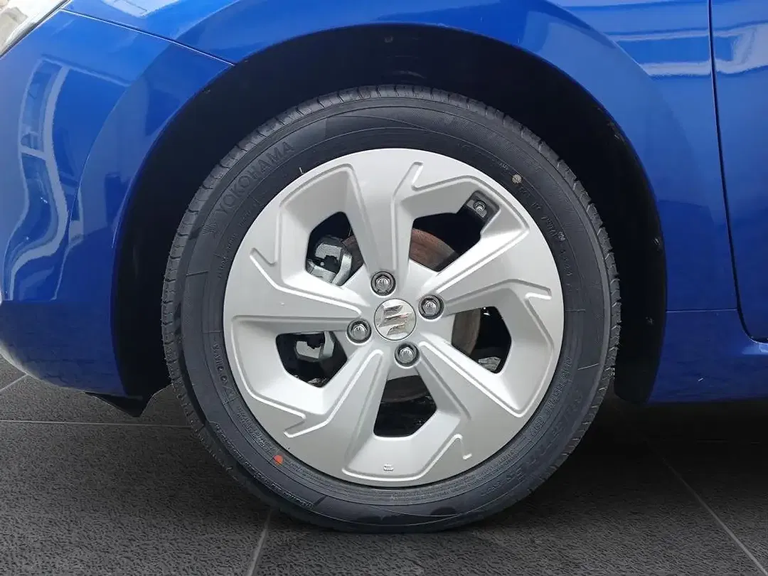 Suzuki Swift - Thumbnail 3