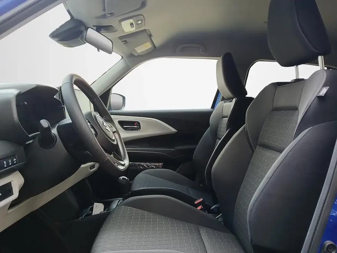 Suzuki Swift - Thumbnail 9
