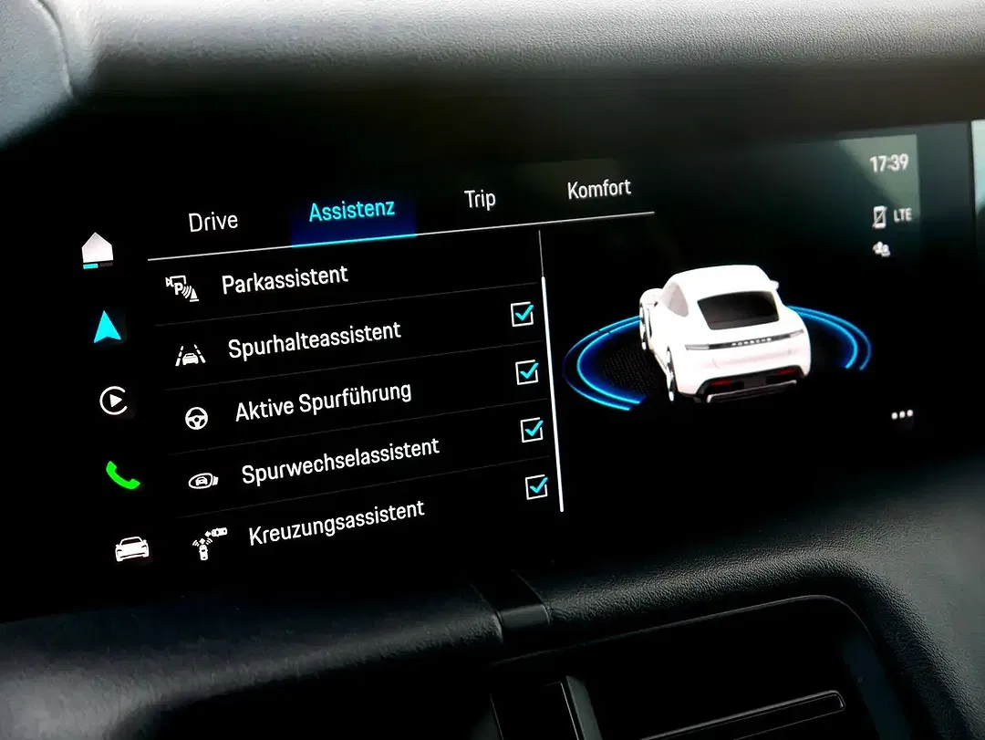Porsche Taycan - Thumbnail 17
