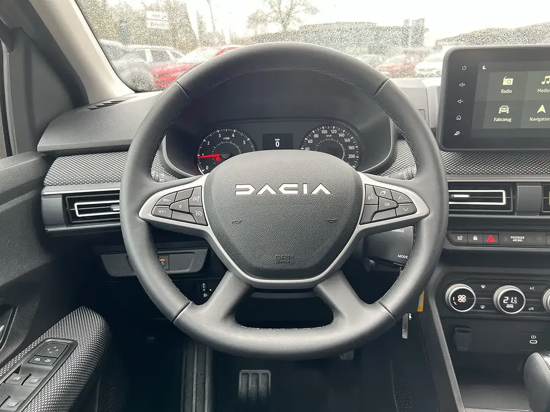 Dacia Sandero - Thumbnail 4