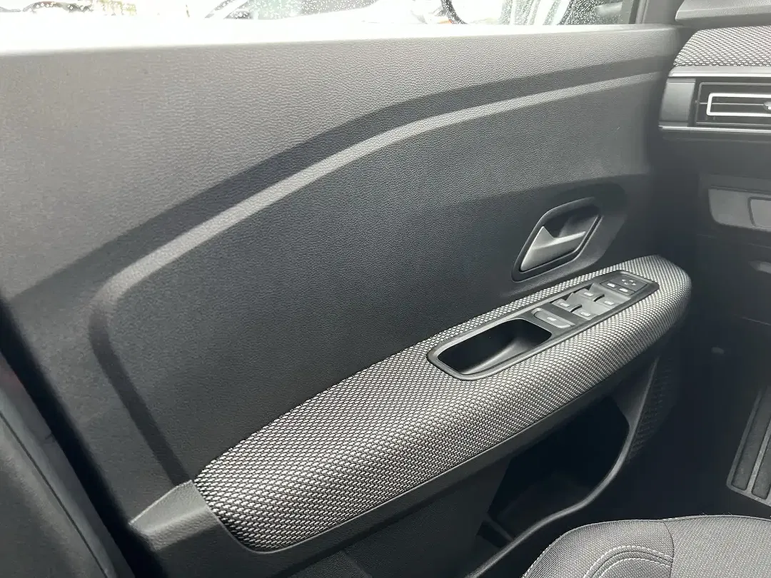 Dacia Sandero - Thumbnail 8