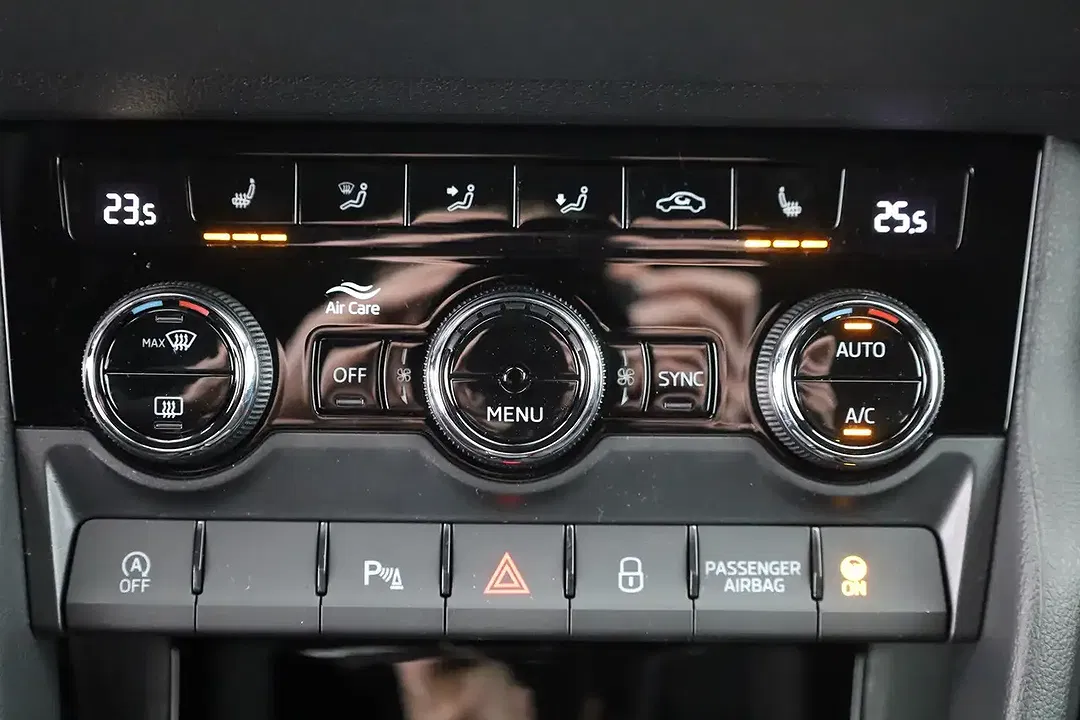 Skoda Karoq - Thumbnail 11