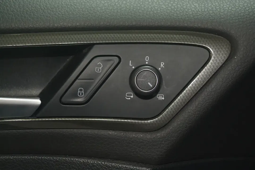 Volkswagen Golf - Thumbnail 13
