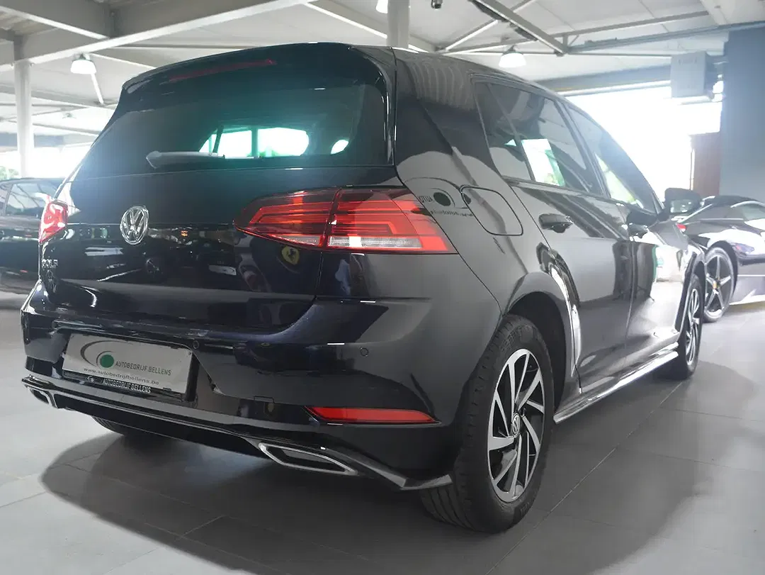 Volkswagen Golf - Thumbnail 5