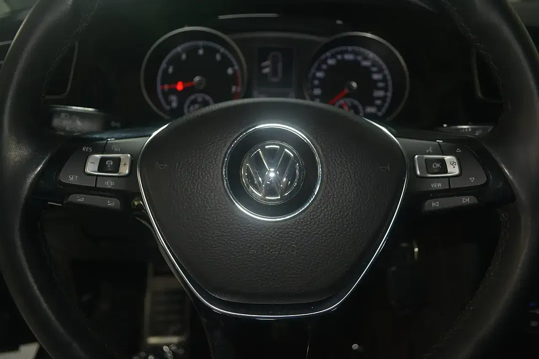 Volkswagen Golf - Thumbnail 8