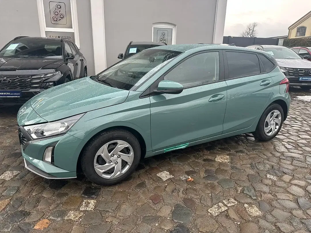 Hyundai i20 - Thumbnail 2