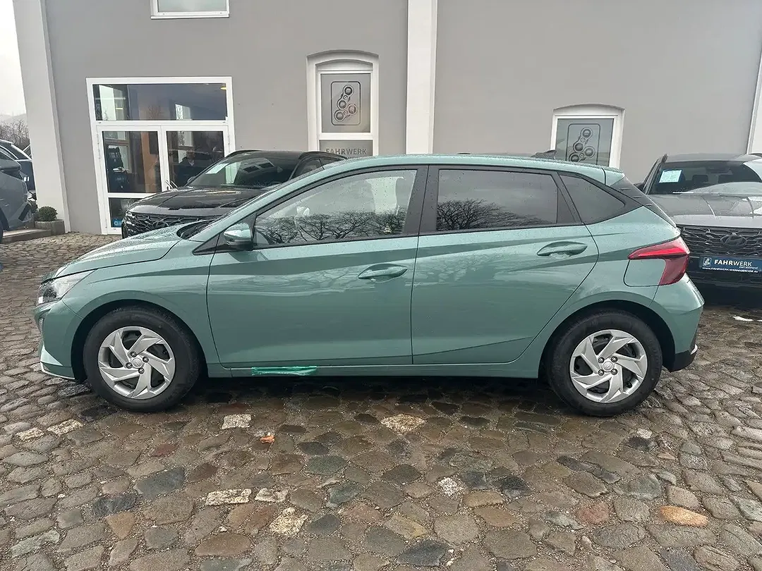 Hyundai i20 - Thumbnail 3