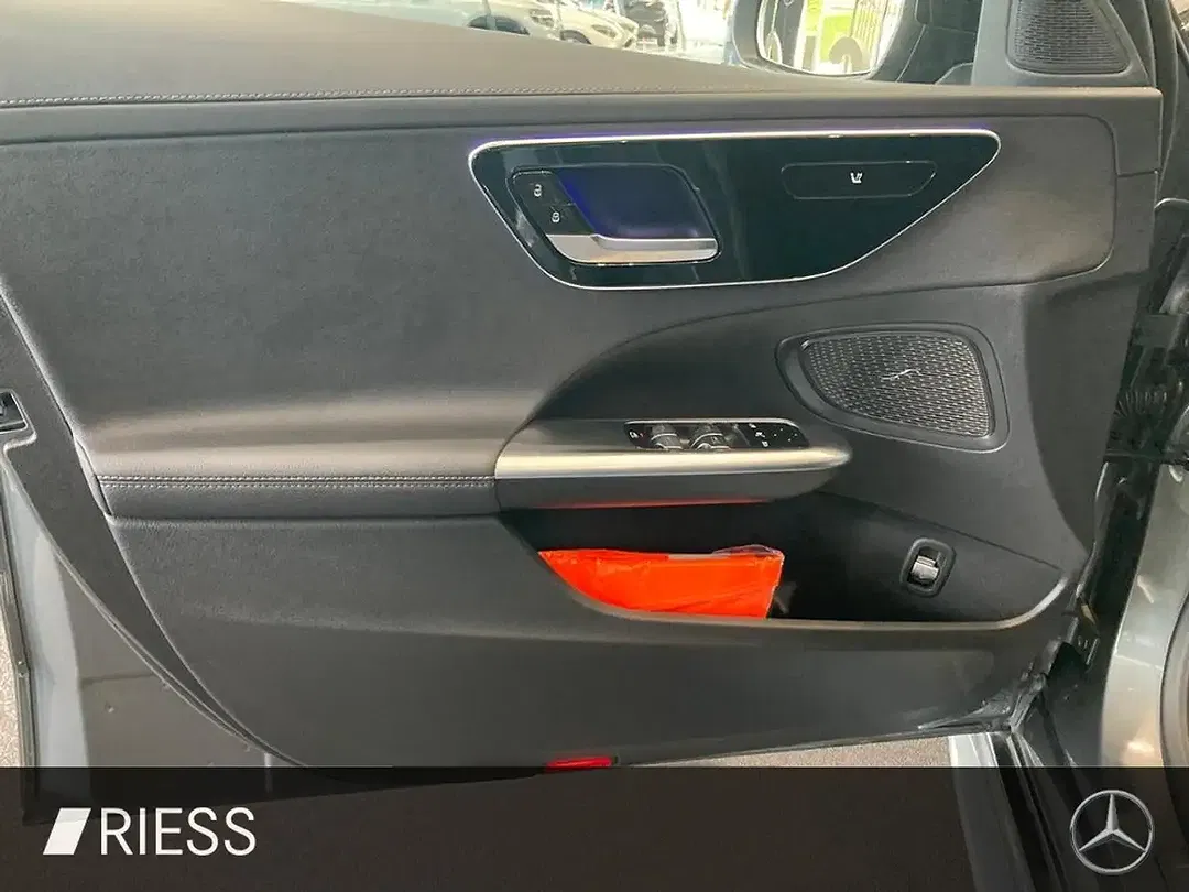 Mercedes-Benz C 200 - Thumbnail 9