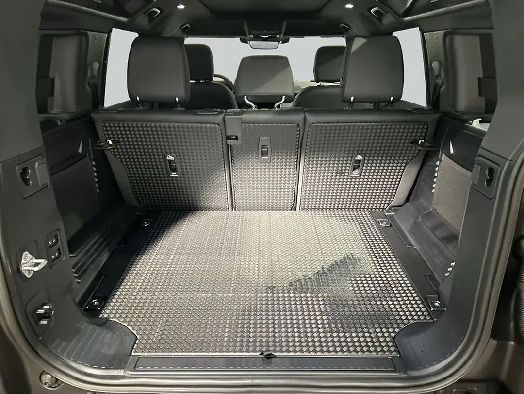 Land Rover Defender - Thumbnail 11