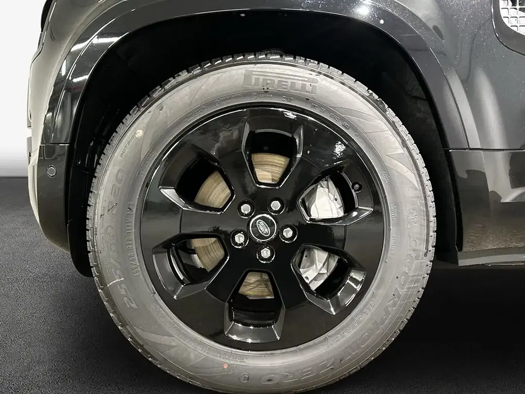 Land Rover Defender - Thumbnail 9