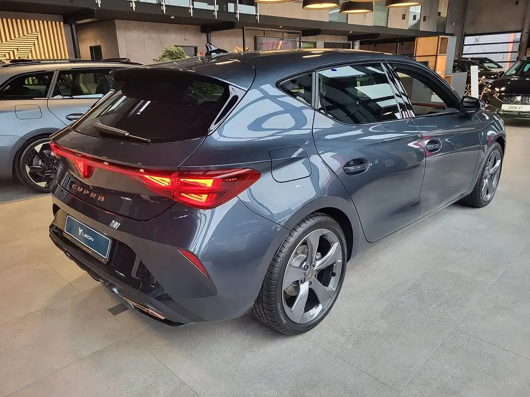 CUPRA Leon - Thumbnail 3