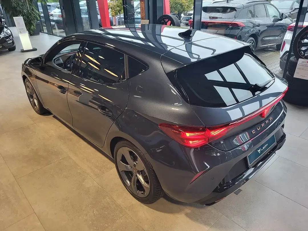 CUPRA Leon - Thumbnail 4