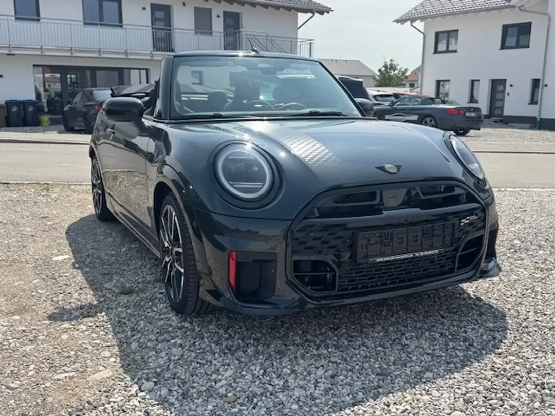 MINI John Cooper Works Cabrio - Thumbnail 1