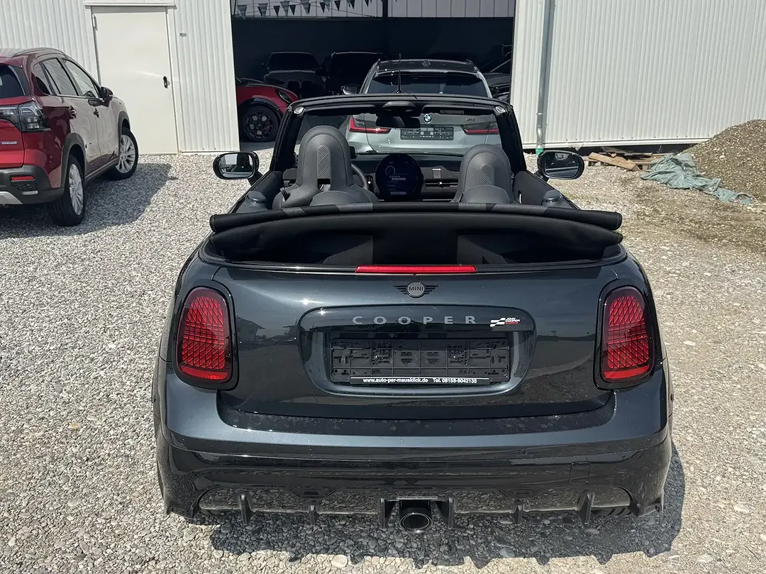 MINI John Cooper Works Cabrio - Thumbnail 5