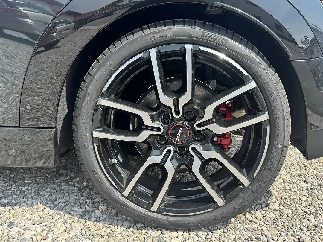 MINI John Cooper Works Cabrio - Thumbnail 8