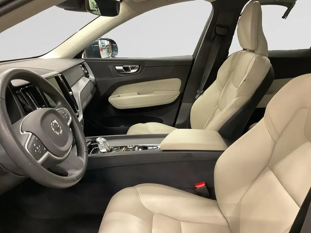 Volvo XC60 - Thumbnail 4