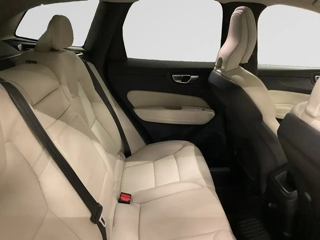 Volvo XC60 - Thumbnail 5