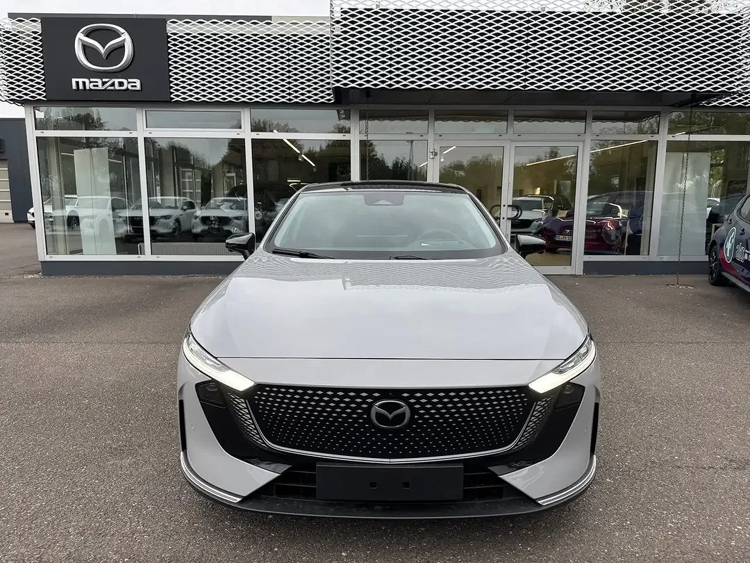 Mazda 6e - Thumbnail 2