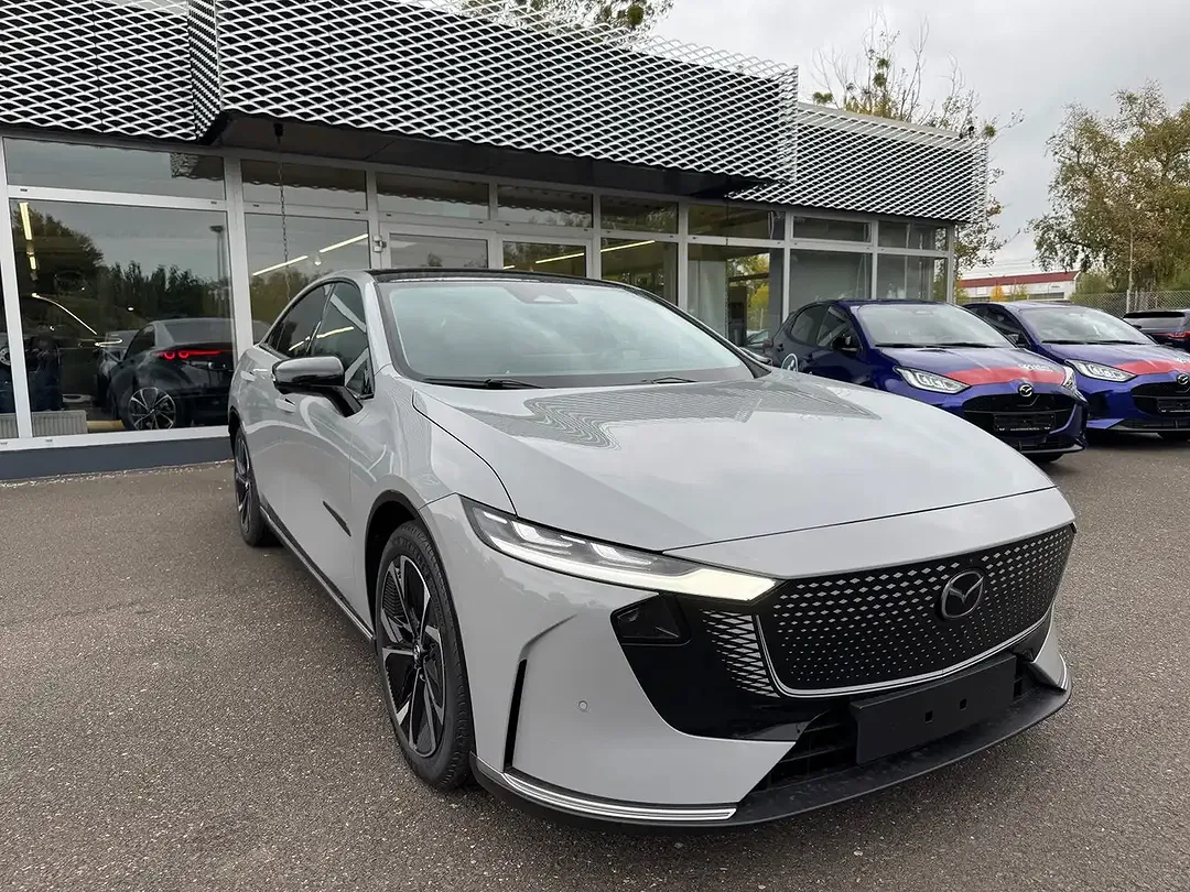Mazda 6e - Thumbnail 3