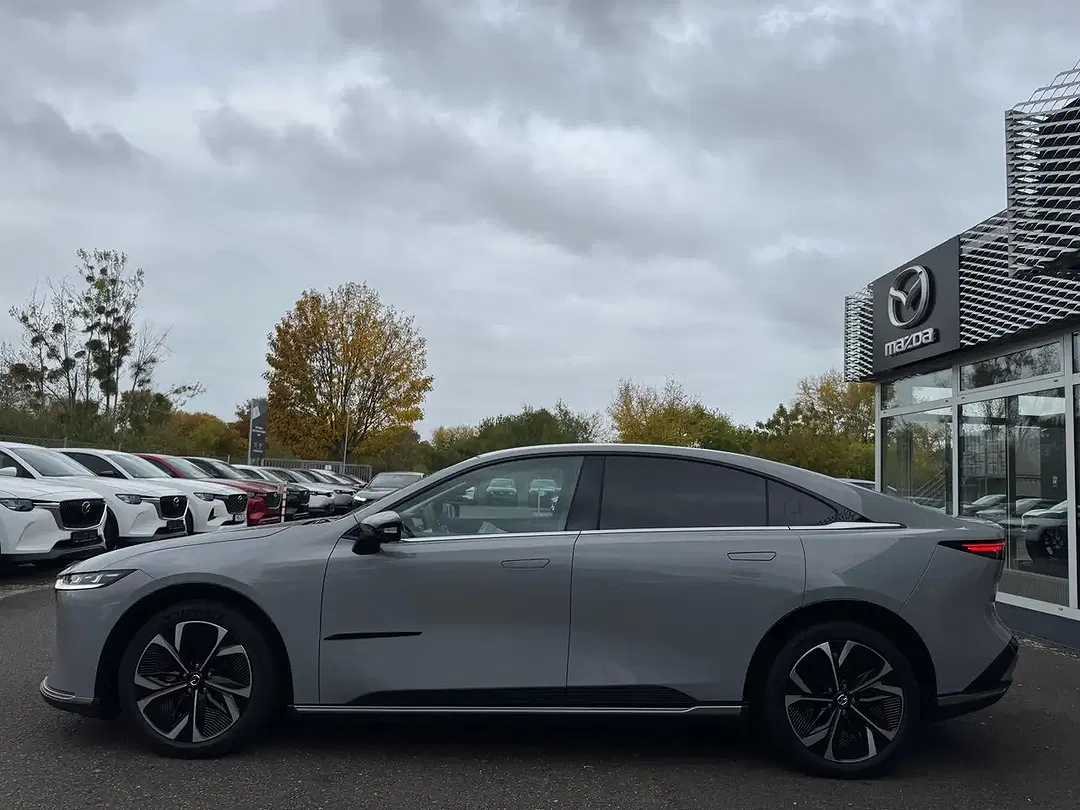 Mazda 6e - Thumbnail 4