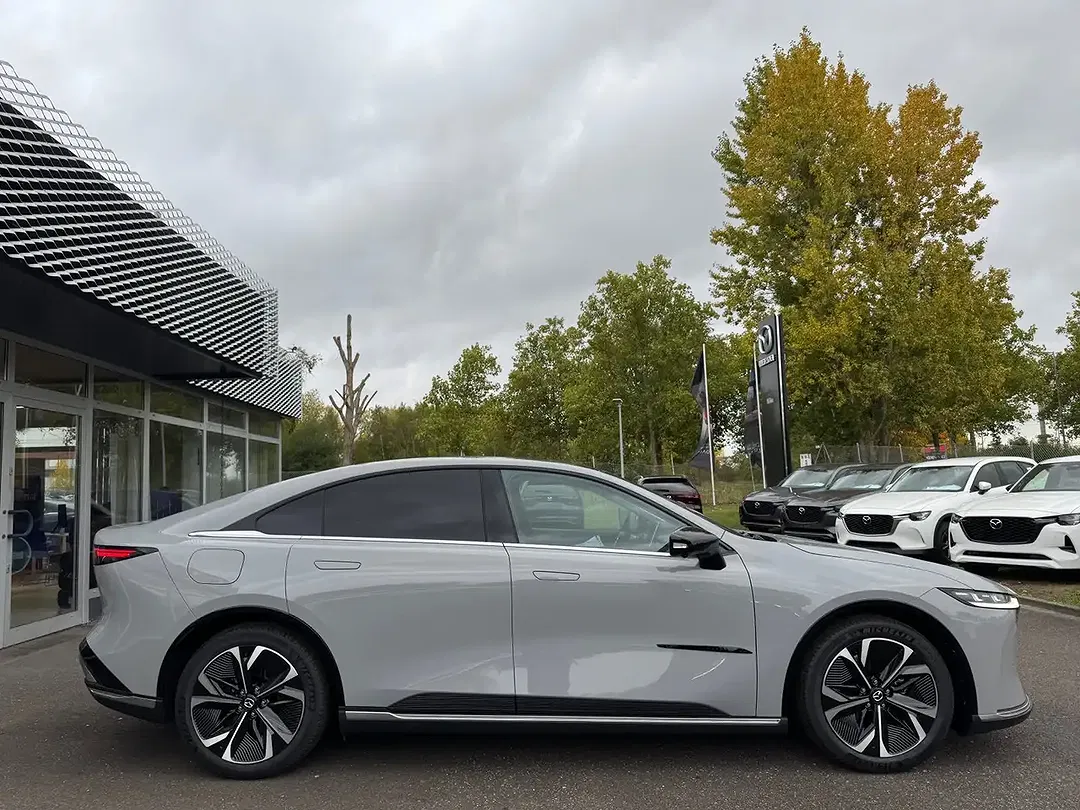 Mazda 6e - Thumbnail 5
