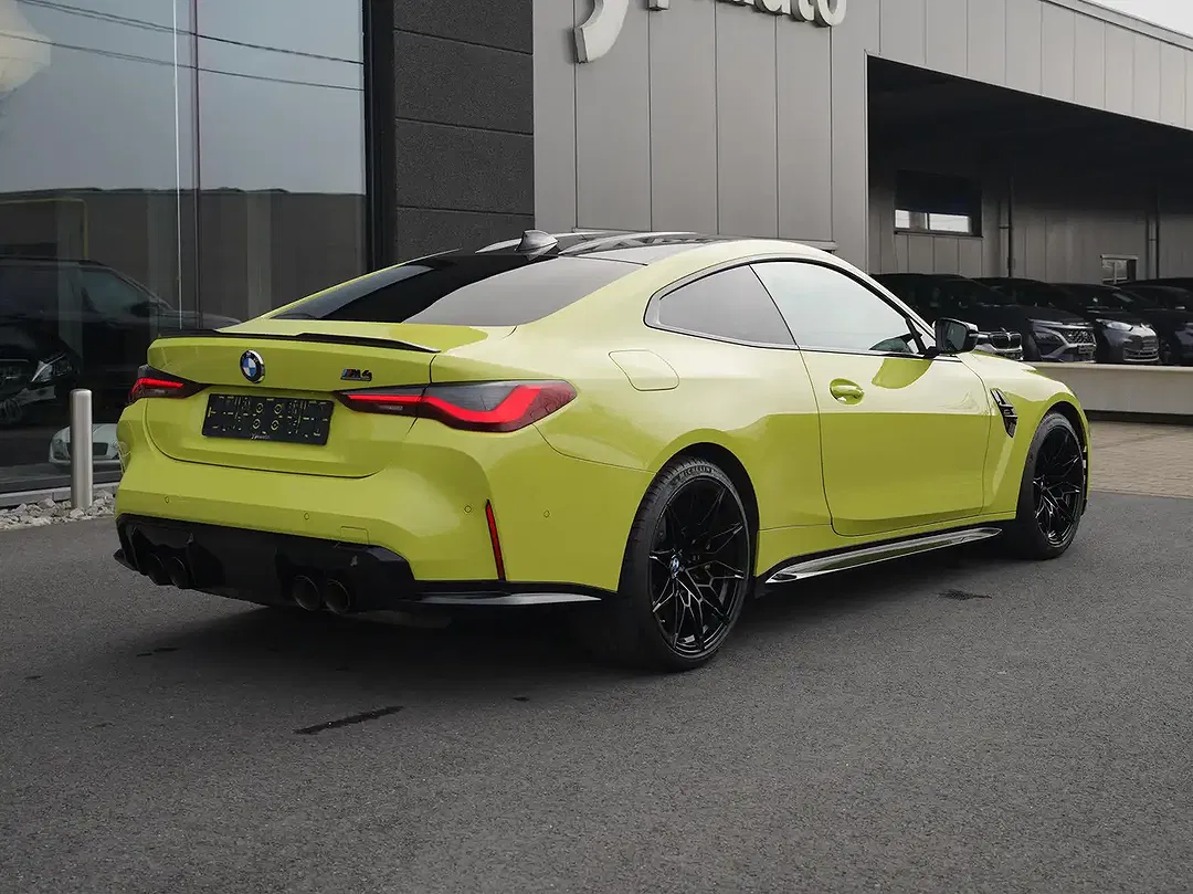 BMW M4 - Thumbnail 2