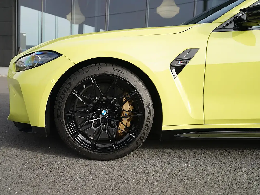 BMW M4 - Thumbnail 7