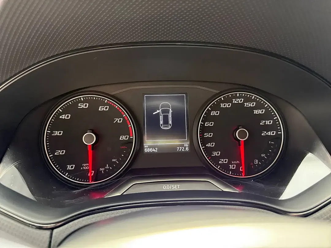 SEAT Arona - Thumbnail 13