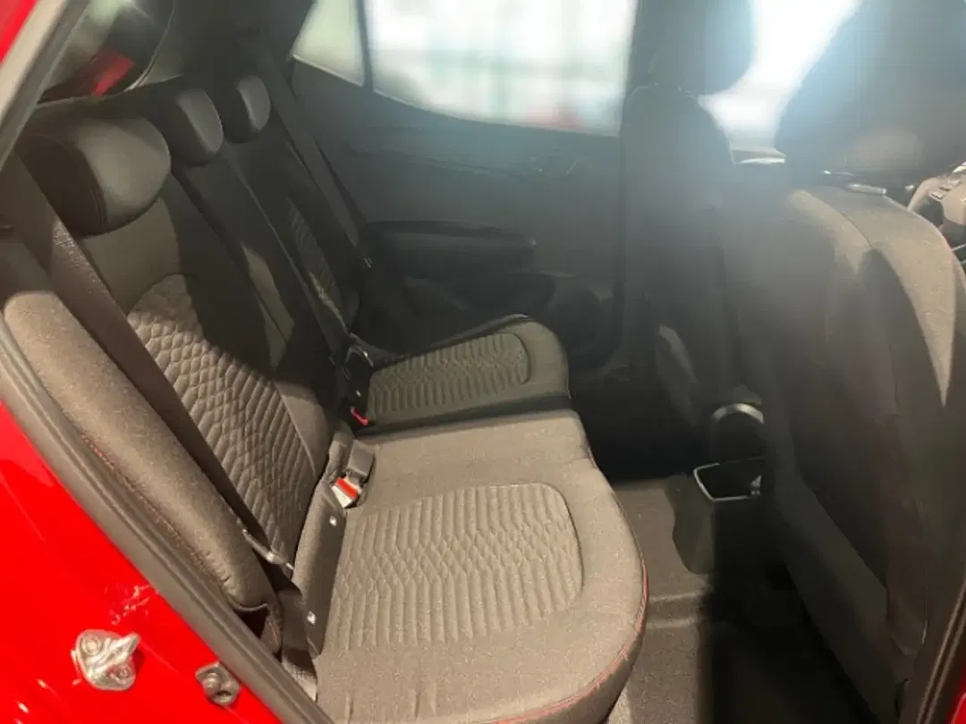 Hyundai i10 - Thumbnail 13