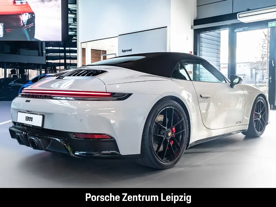 Porsche 992 - Thumbnail 6