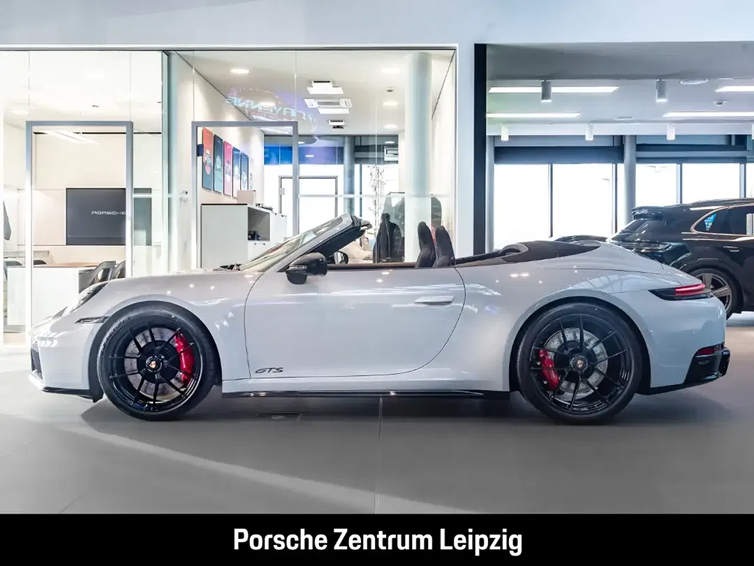 Porsche 992 - Thumbnail 8
