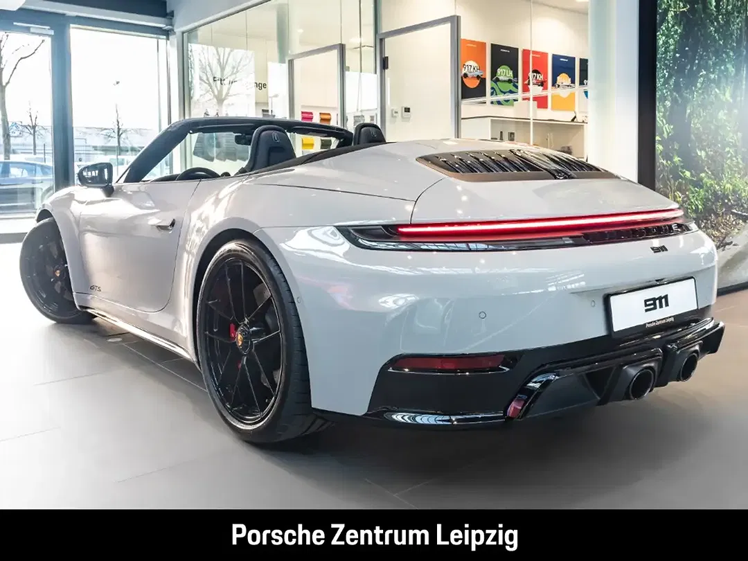 Porsche 992 - Thumbnail 9
