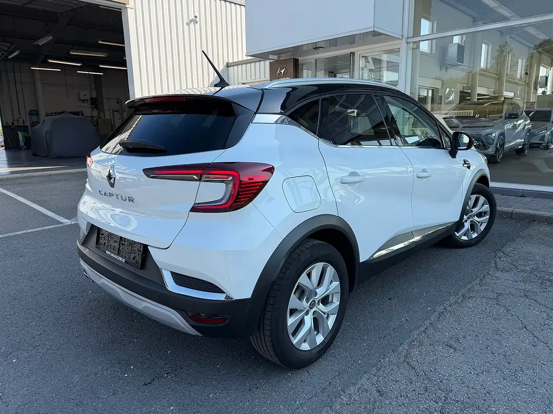 Renault Captur - Thumbnail 3