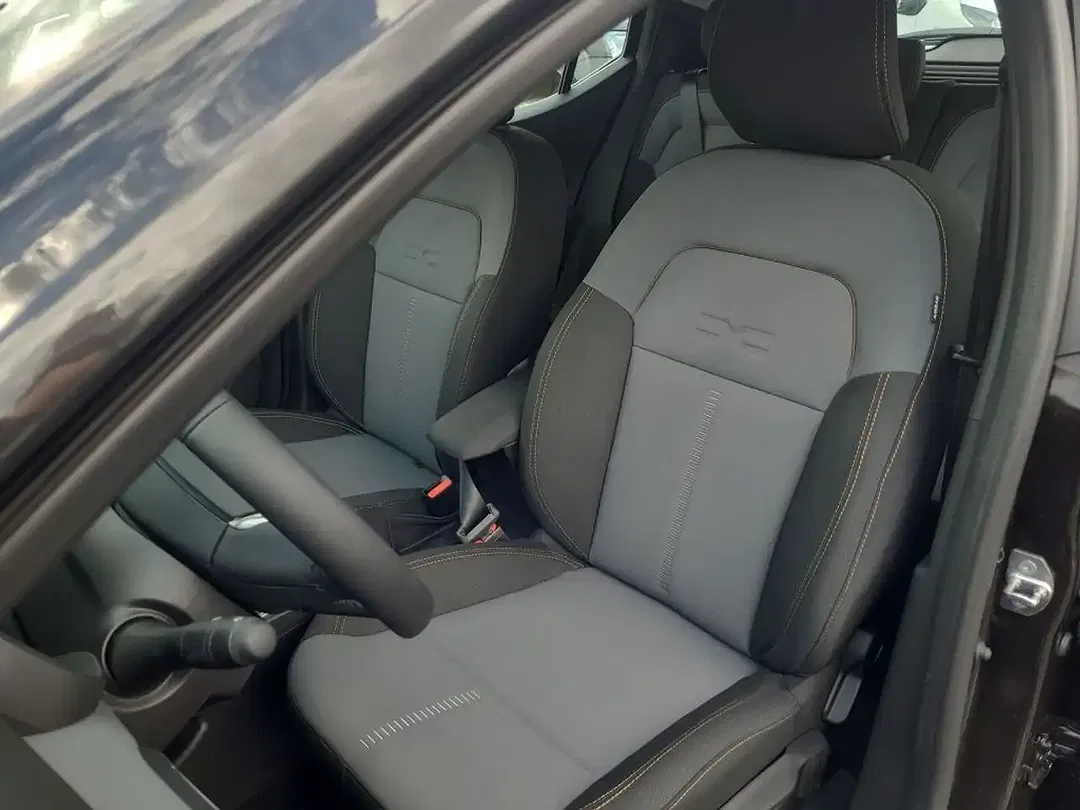 Dacia Sandero - Thumbnail 11