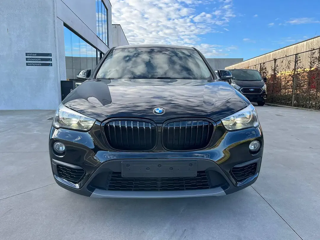 BMW X1 - Thumbnail 2