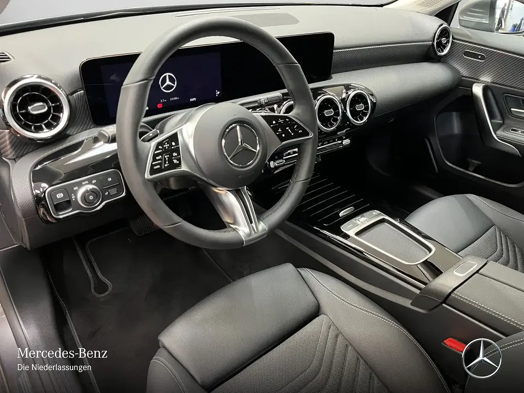 Mercedes-Benz A 250 - Thumbnail 12