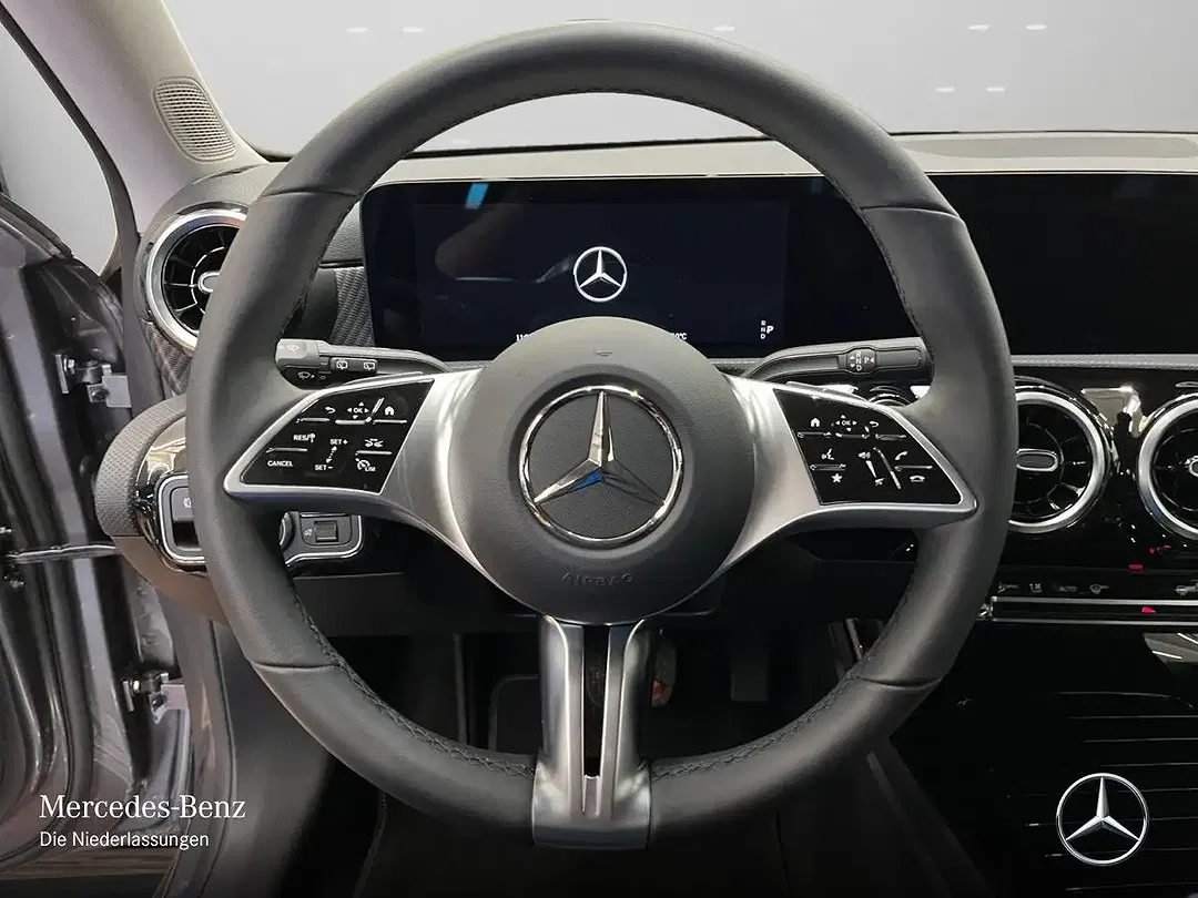 Mercedes-Benz A 250 - Thumbnail 13