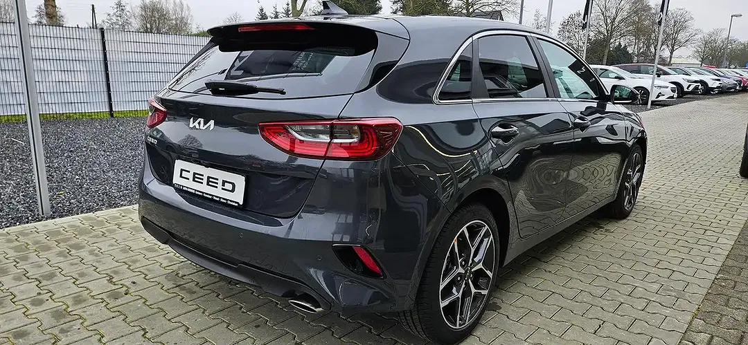 Kia Ceed / cee'd - Thumbnail 4