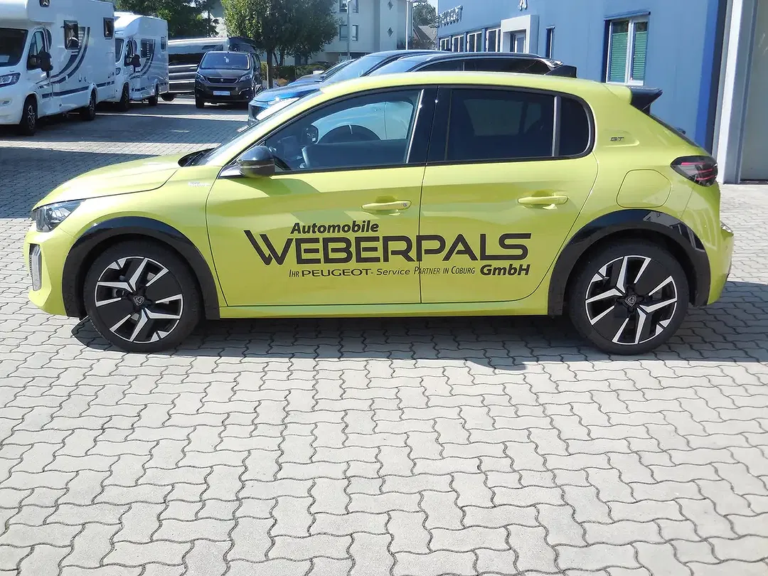 Peugeot 208 - Thumbnail 2